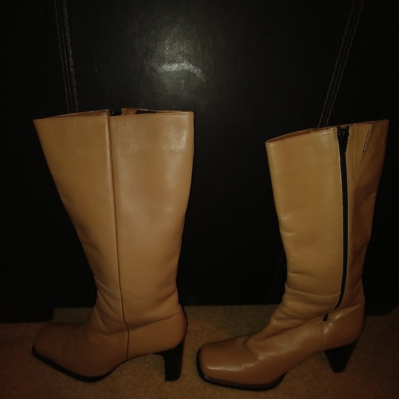 Boots - Picture 1 of 4